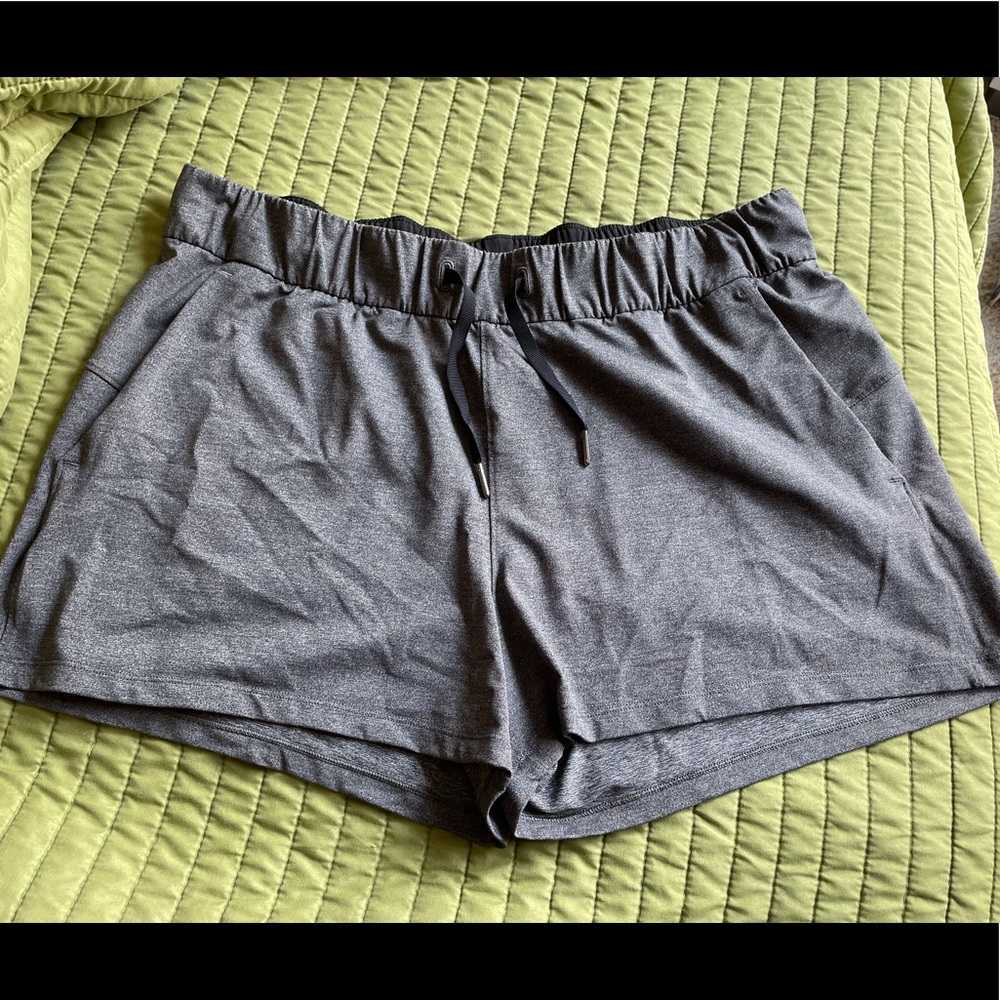 Lululemon On the Fly shorts size 12